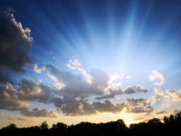 sky with rays of sunshine